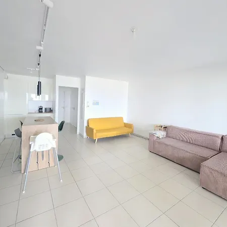 Spacious 2-bedroom With Panoramic Lagoon View, Terrace & Nearby * Sète
