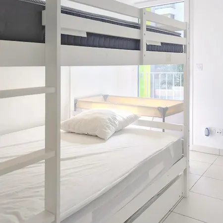 Spacious 2-bedroom With Panoramic Lagoon View, Terrace & Nearby * Sète