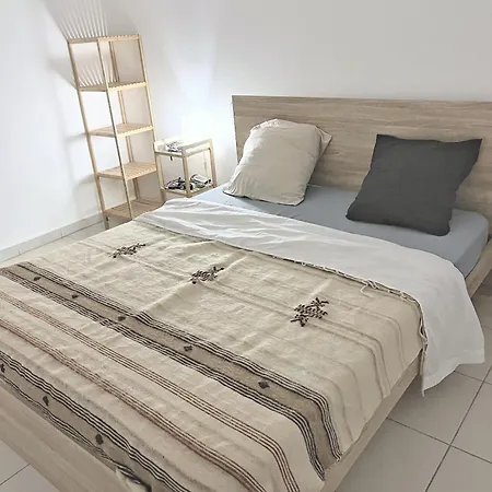 Spacious 2-bedroom With Panoramic Lagoon View, Terrace & Nearby Sète